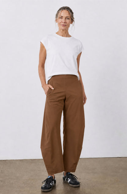 Pantalón Bruna — Barrel fit de cintura alta