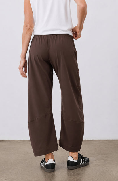 Pantalón Bruna — Barrel fit de cintura alta